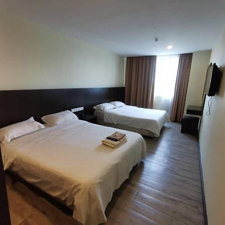 Lucky - 5 Inn Bintulu Luaran gambar